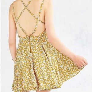Kimchi Blue UO Mustard floral strappy mini dress
